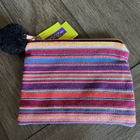 Women's Zipper Pouch - Picture 5 of 11
